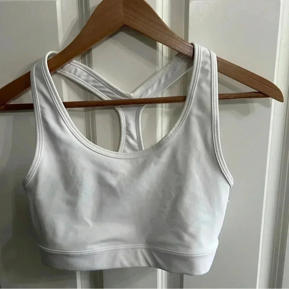 EUC Old Navy Active Powersoft medium support go dry sports bra, size S. White - Picture 6 of 8